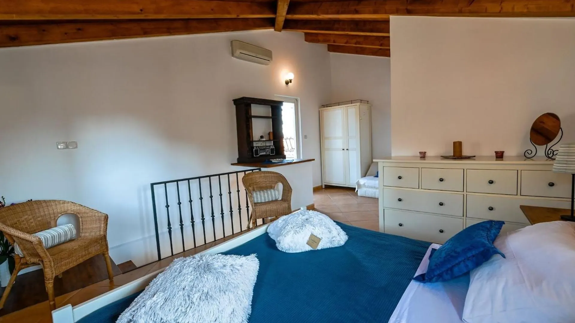 Sleek And Trendy Downtown Apartment - One Bedroom Apartment Ρόβινι