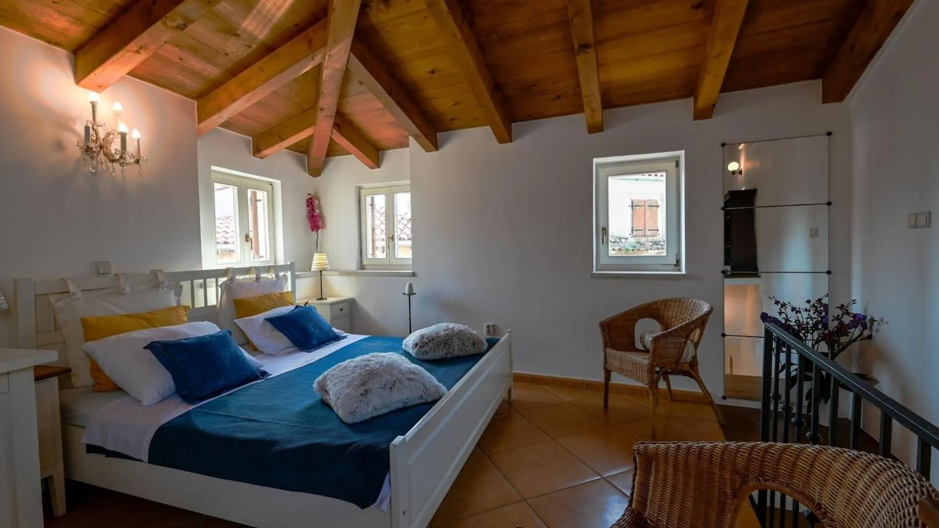 Sleek And Trendy Downtown Apartment - One Bedroom Apartment Ρόβινι